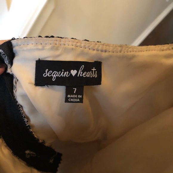 Sequin Hearts Cut Out Back Lace Formal Size 7 - Picture 6 of 8